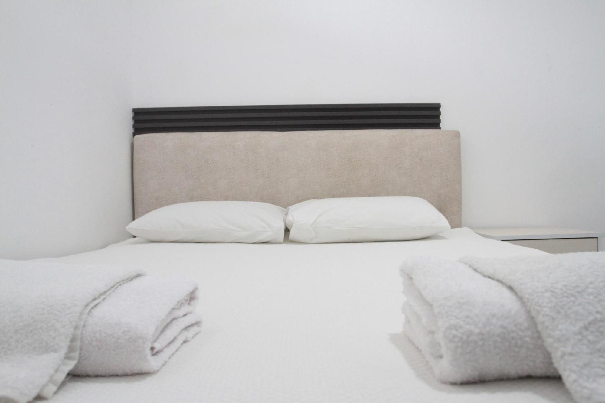 Hillside Apart Hotel Екстериор снимка
