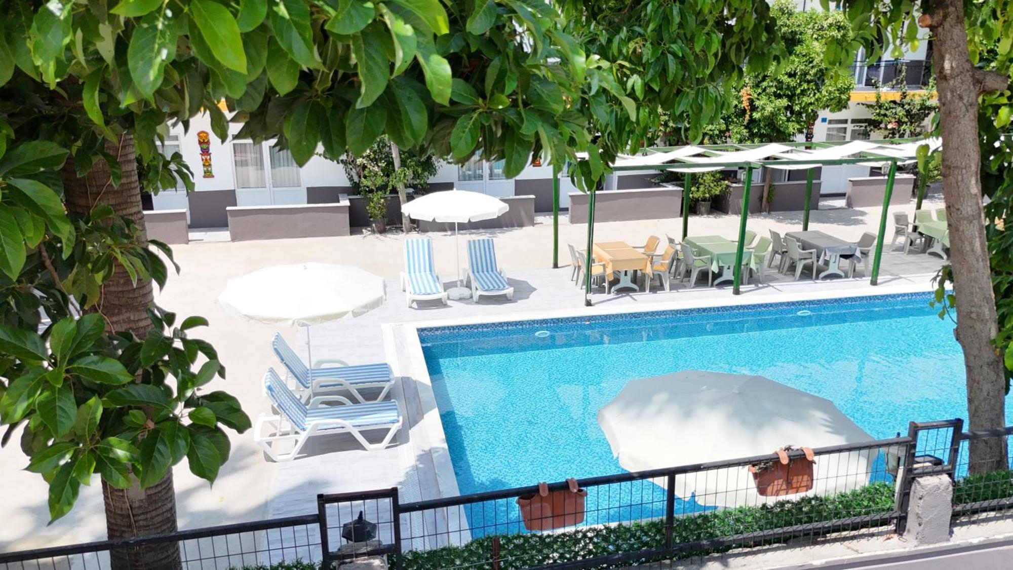 Hillside Apart Hotel Екстериор снимка